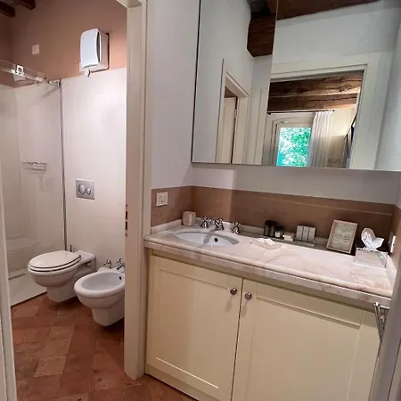 Le Di San Vitale Easy Πανσιόν